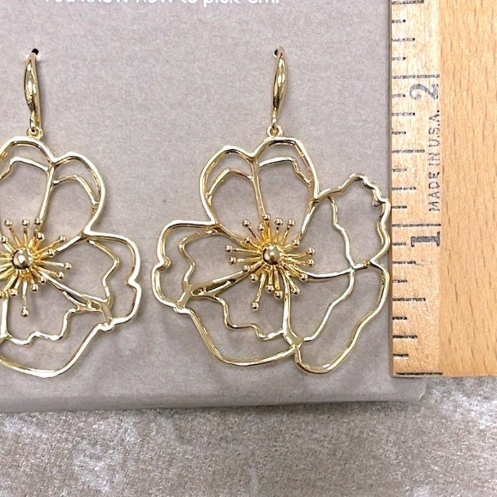 Brand New BaubleBar Gold Tone Oversized Flower Floral Blossom Drop Earrings - Picture 8 of 11